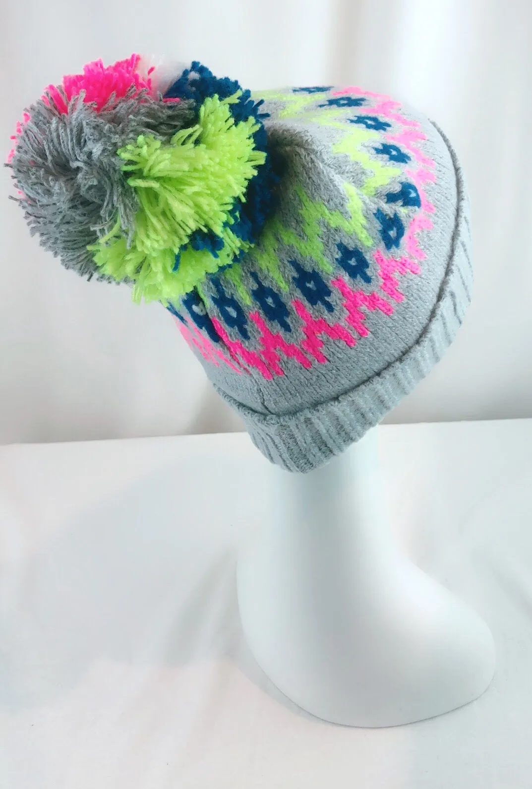 AEROPOSTALE NEON FAIR ISLE BEANIE HAT