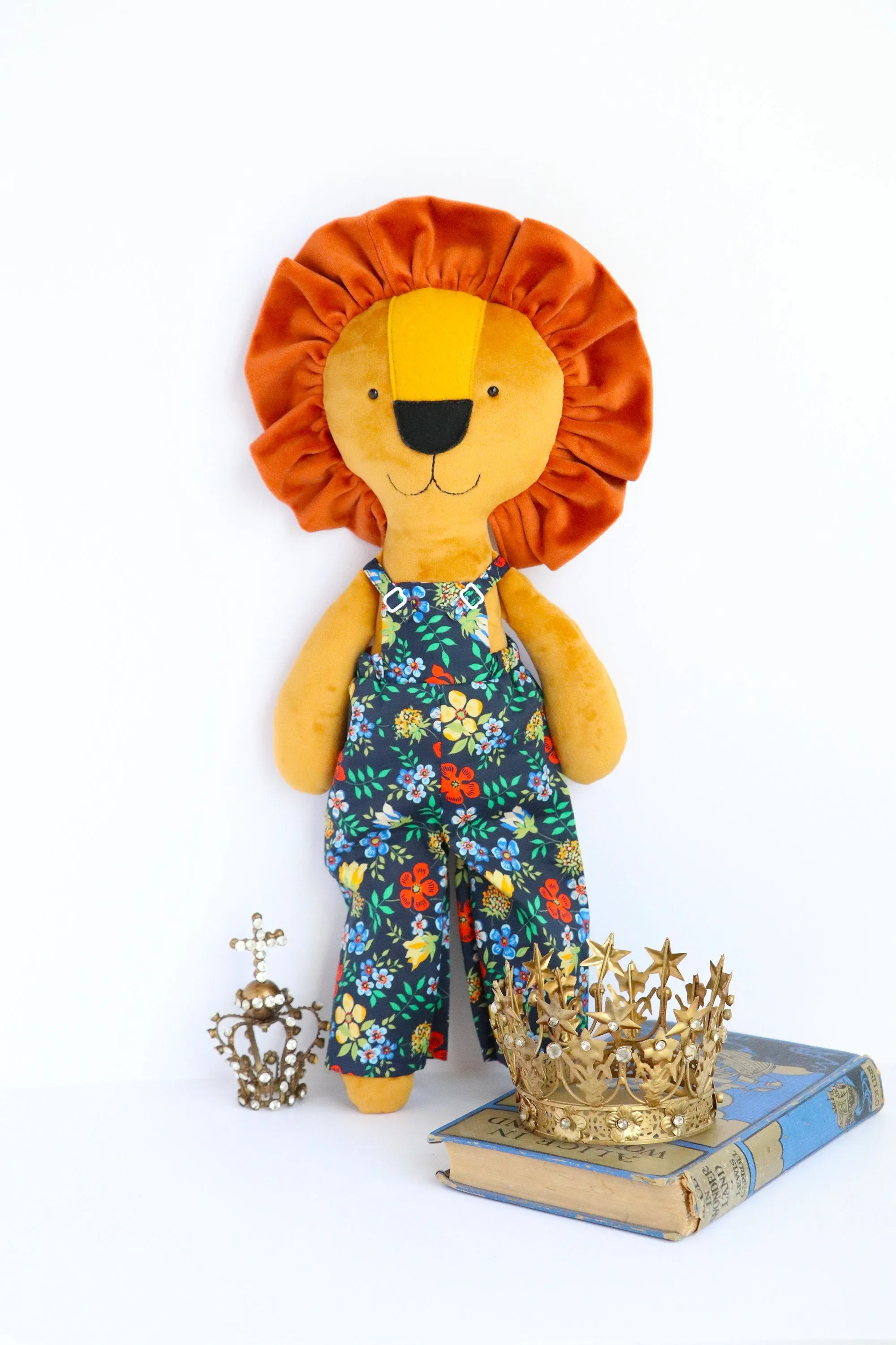 Dandy Lions: Lion sewing pattern with clothes