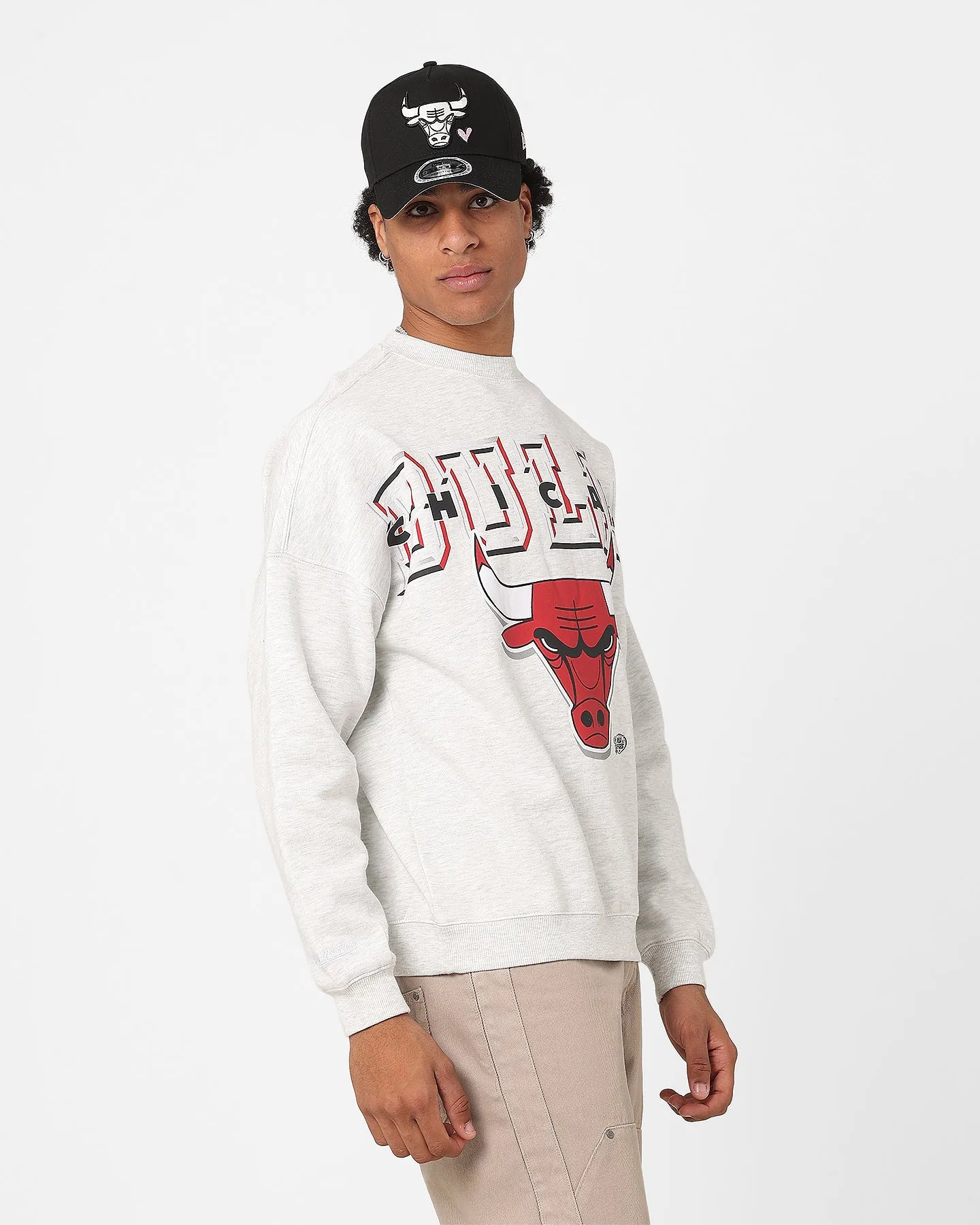 Mitchell & Ness Chicago Bulls XL Bevel Arch Crewneck Light Grey Marle