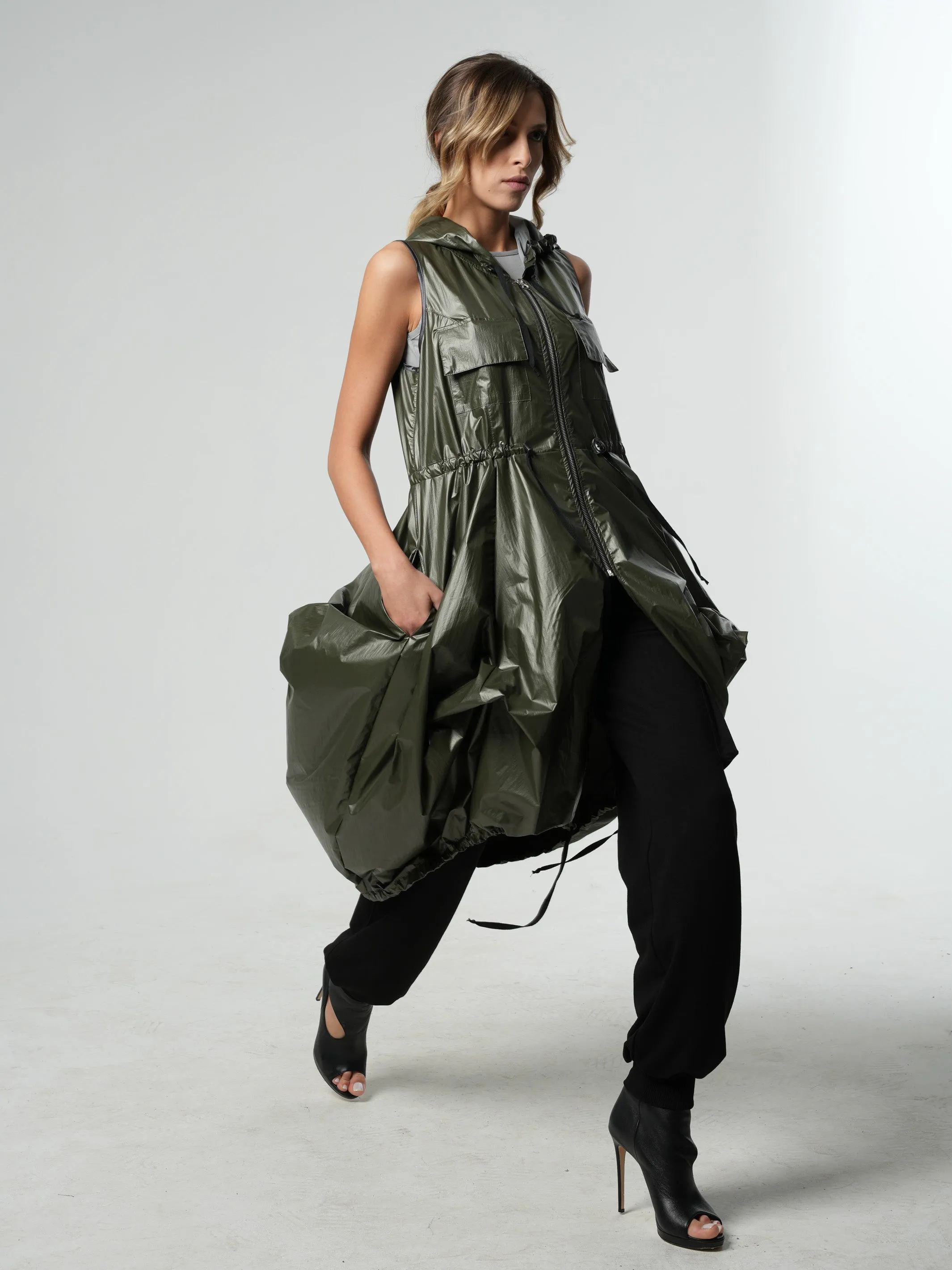 Shiny Sleeveless Zipper Vest In Green