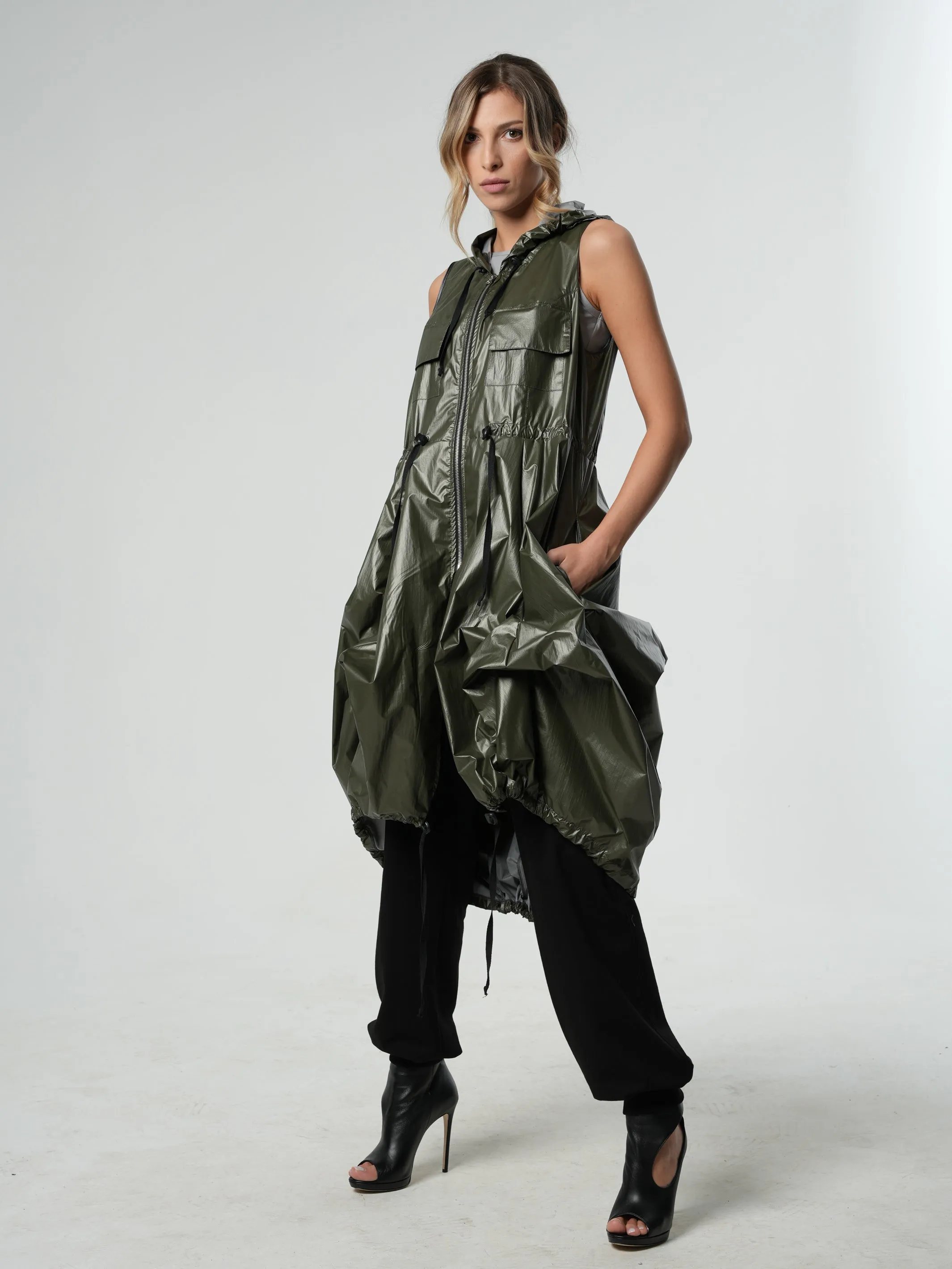 Shiny Sleeveless Zipper Vest In Green