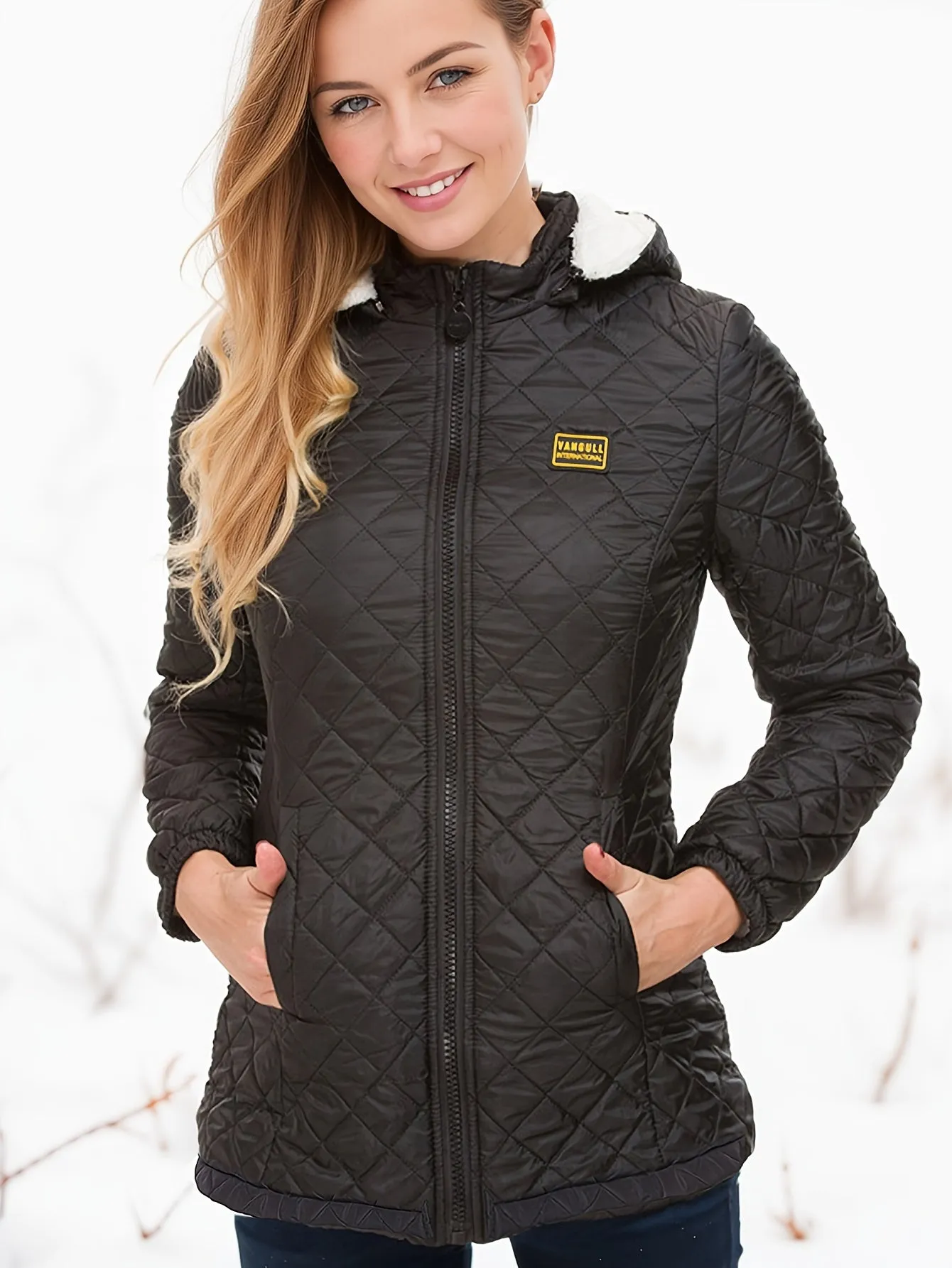 Women's Thermal Quilted Jacket - Fleece Lined, Zip Up, Long Sleeve, Hooded, Casual Outerwear for Fall and Winter, Quilted Coat for Cold Weather